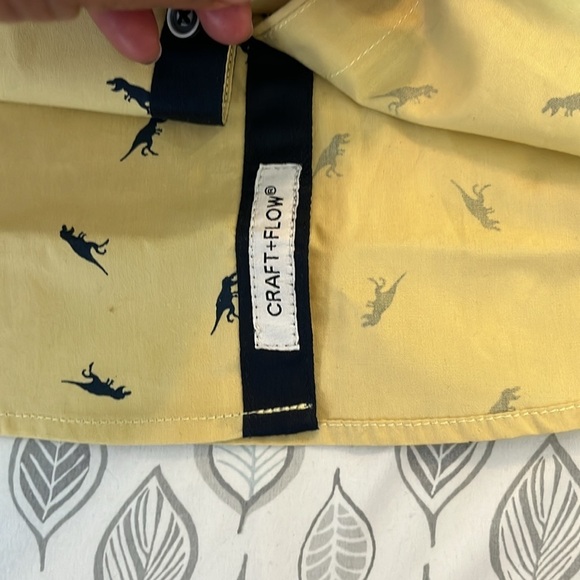Craft & Flow NWT Short Sleeve Button Up  Size 5T.  Blue and yellow w/dinosaurs - Picture 5 of 6